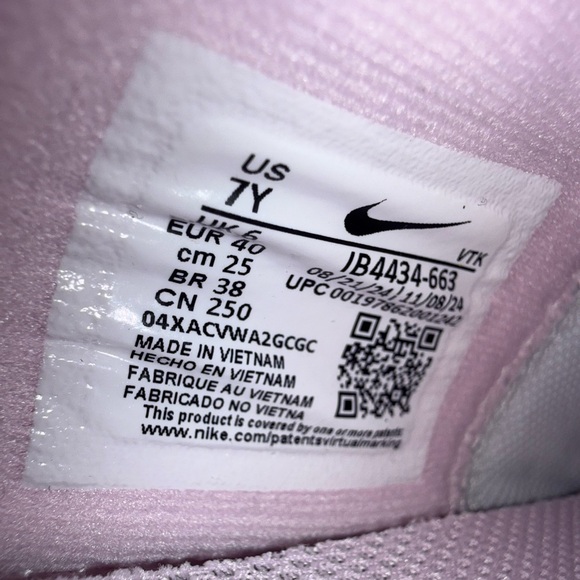 Nike Air Max DN Size 7Y Pink Foam Youth Sneakers New With Tags - Picture 6 of 7